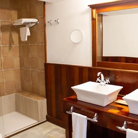 Hacienda Montenmedio Hotel 4*